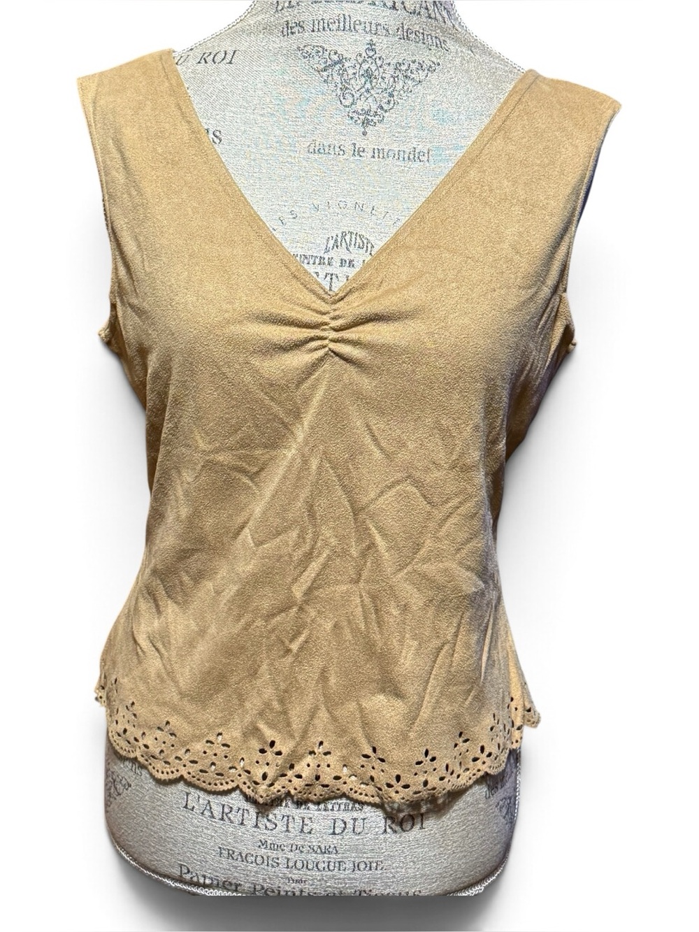 No Boundaries Sleeveless Ultra Soft Blouse With Laser Cut Scalloped Hem Tan XL